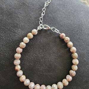 Elegant Beaded Bracelet in Cream and Silver